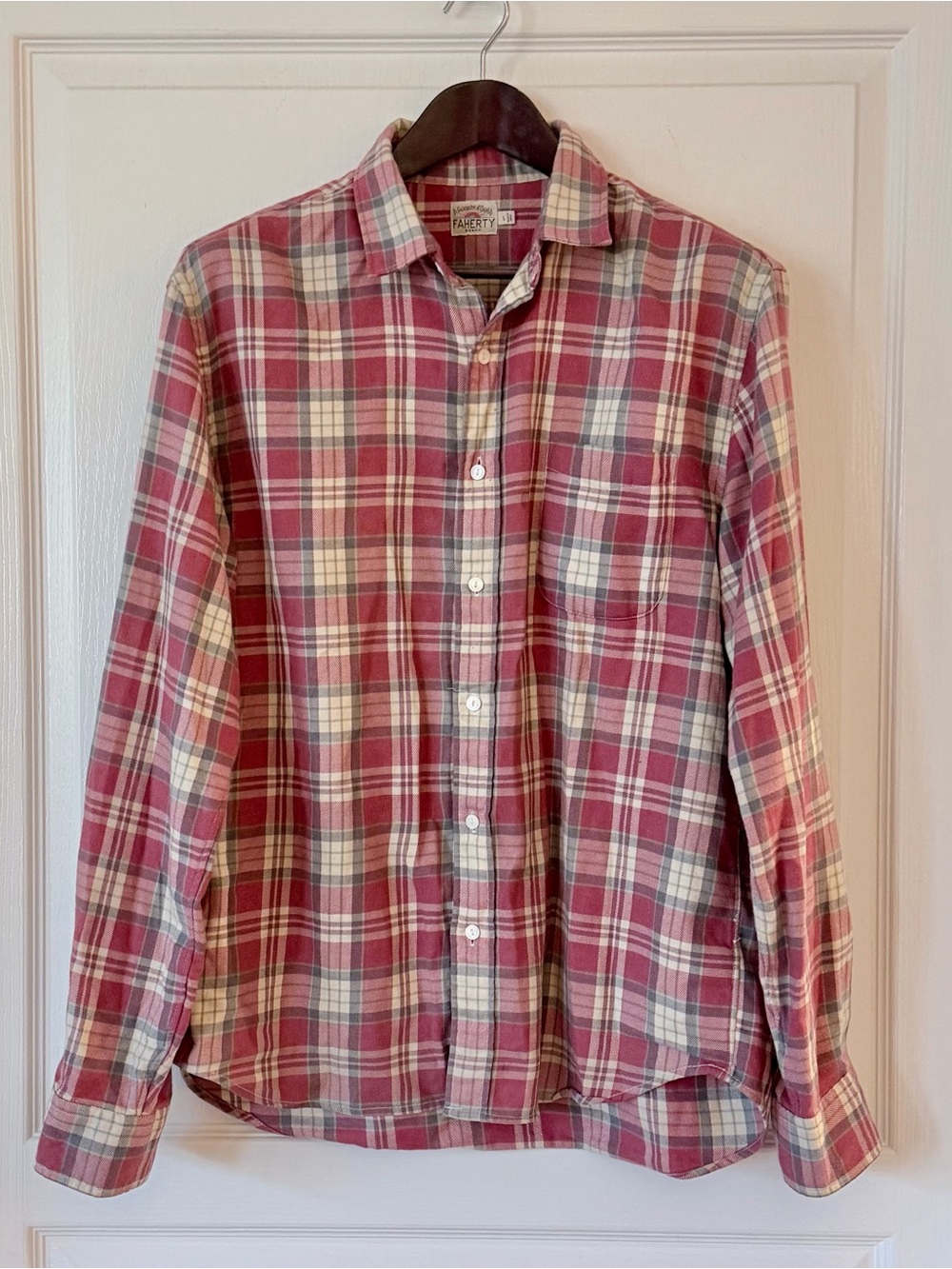 Faherty Men's Red and White Plaid Button-Down Shirt